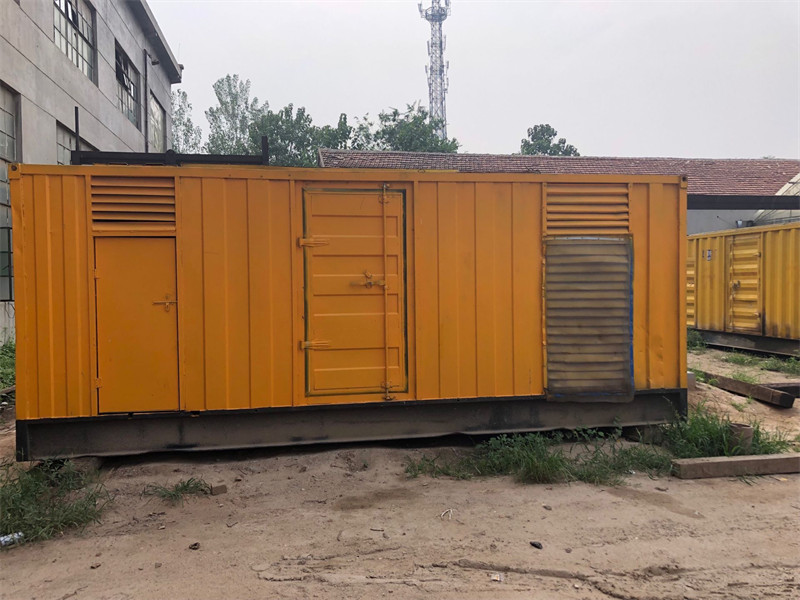 比如柴油发电机如何判断新机油是否已经完全充满机油滤清器？