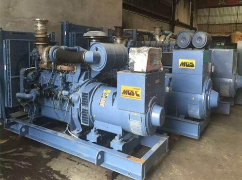 比如柴油发电机如何测试电流大小？