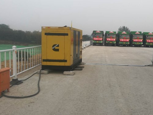 比如电力系统的稳定性和设备兼容性如何影响发电机组的频率规格？