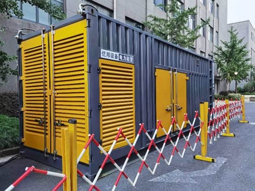 比如如何使用转速表检查发动机的转速？