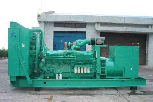 比如工厂发电机应急发电时如何更准确地检查发电机状态？