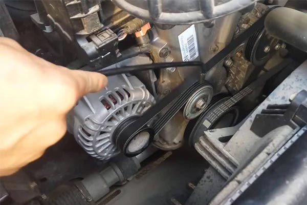 比如转速传感器的工作原理是什么？