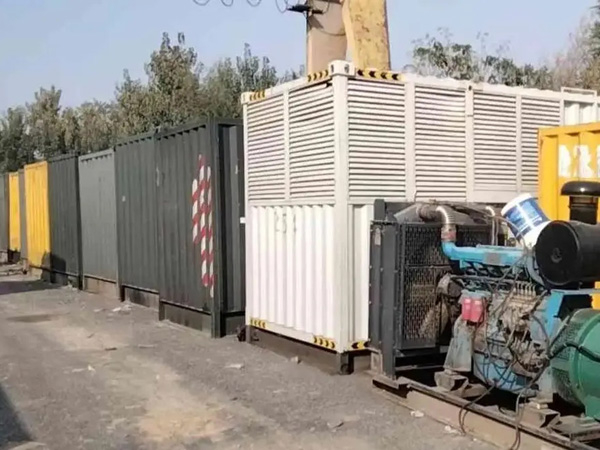 比如200KW柴油发电机机组每小时油耗是多少？