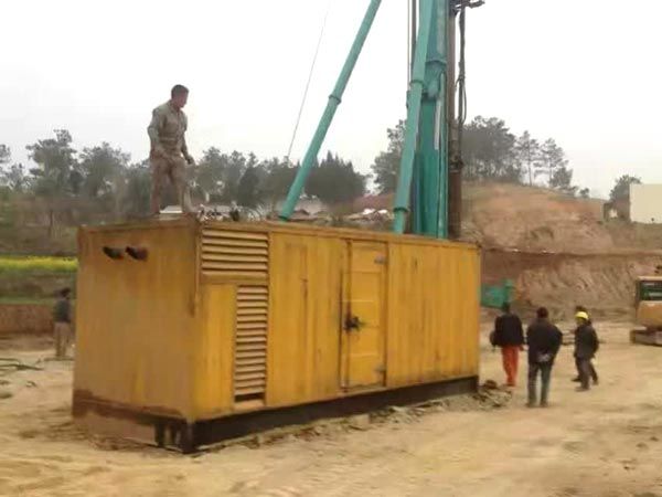 比如如何判断水冷式机油散热器密封件是否需要更换？